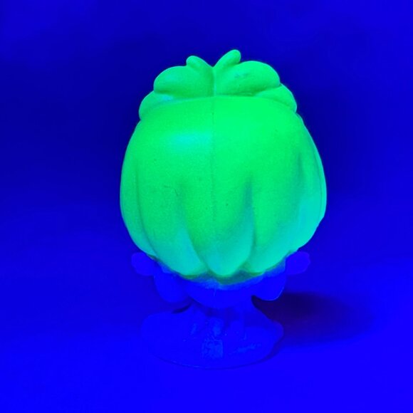 Disney Doorables Blacklight Villains CRUELLA DE VIL 101 Dalmations GLOWS NEW - Picture 5 of 9